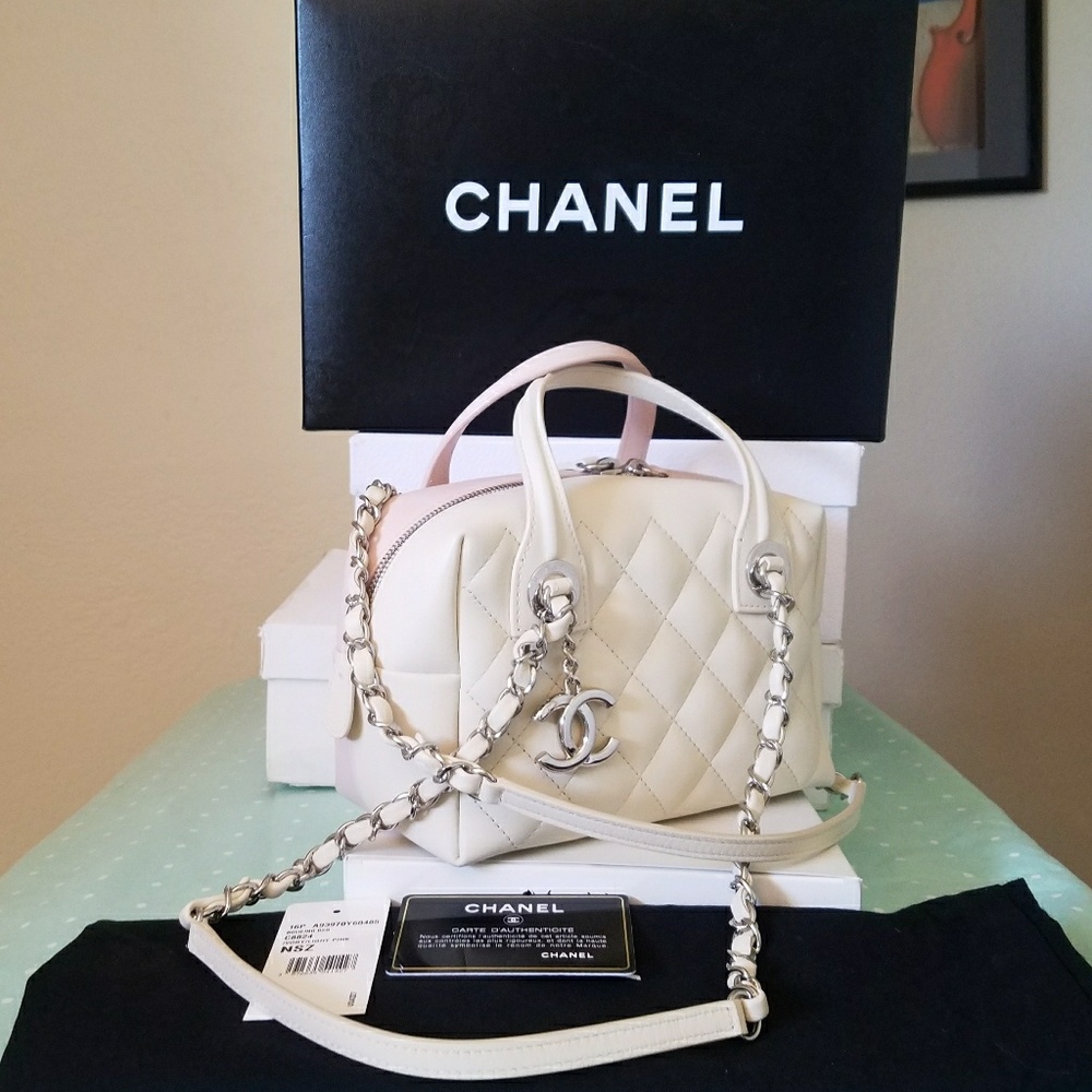 $3500 chanel bowling Bi color Bag limited - Picture 2 of 8
